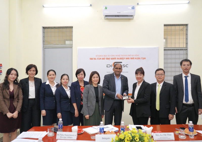 Lãnh đạo Sở Khoa học và Công nghệ thành phố Đà Nẵng tiếp và làm việc với Đoàn Đại sứ quán Singapore tại Việt Nam