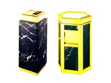 Thùng rác trong phòng 